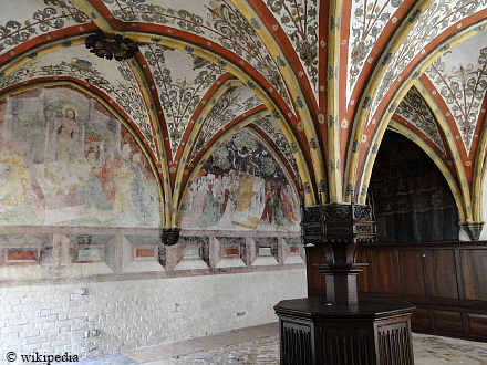 Das Burgkloster in Lübeck von innen  -  Für eine größere Darstellung auf das Bild klicken.